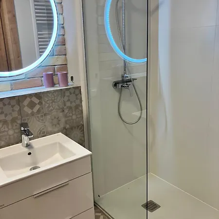 Miomare, Basen, Parking 아파트 코워브제크